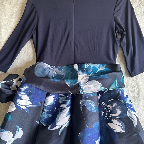 R&M RICHARDS WOMANS HIGH AND LOW SKIRT NAVY BLUE FLORAL SZ 6 - Picture 5 of 9